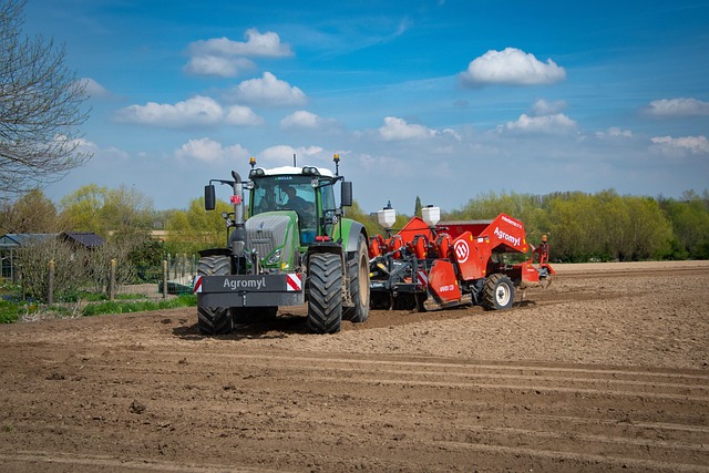 select-tractors-640x480-52131068.jpeg