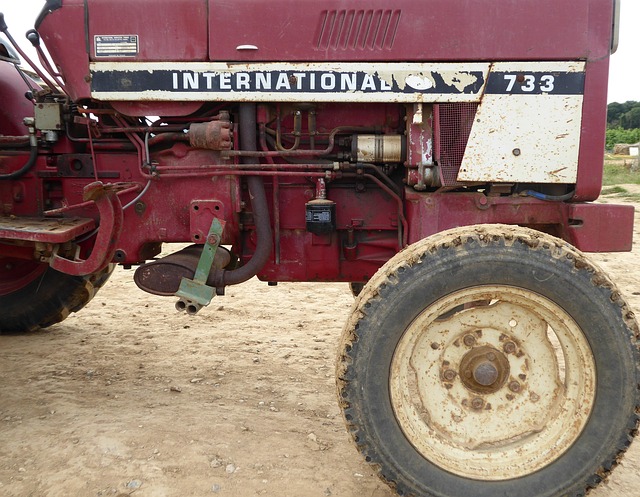select-tractors-640x480-74895496.jpeg