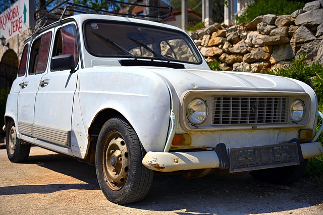 classic-cars-640x480-96876100.jpeg