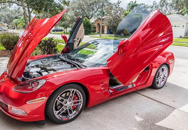 fast-car-640x480-35933190.jpeg