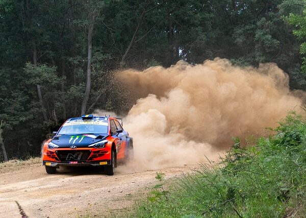 select-rally-racing-640x480-1644750.jpeg