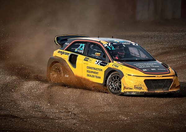 select-rally-racing-640x480-58639084.jpeg