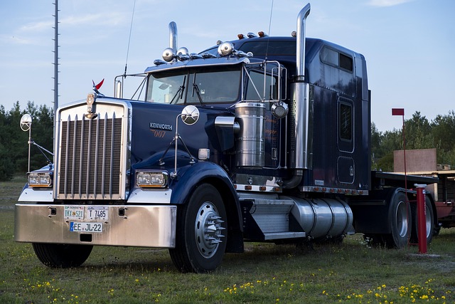 select-semi-trucks-640x480-27279308.jpeg