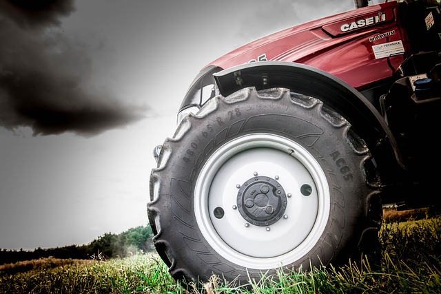 select-tractors-640x480-56663709.jpeg