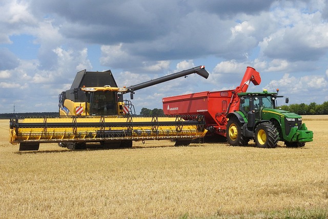 select-tractors-640x480-63663874.jpeg