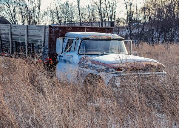 select-pickup-trucks-640x480-27550111.jpeg