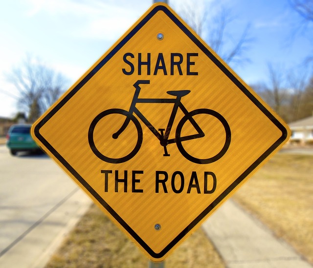 select-road-safety-tips-640x480-77861696.jpeg