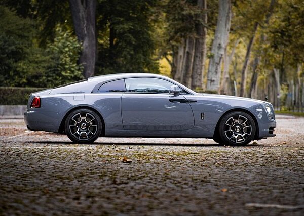 select-luxury-cars-640x480-97203232.jpeg