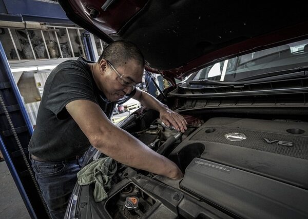 select-riverside-ca-vehicle-vin-inspecti-640x480-80707223.jpeg