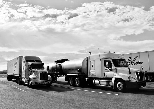 trucks-640x480-10239546.jpeg