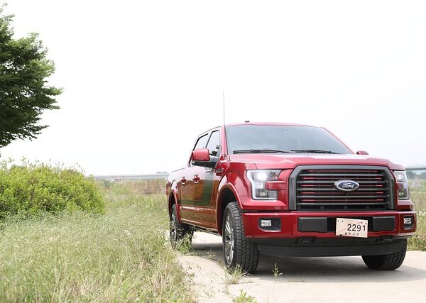 trucks-640x480-49902539.jpeg