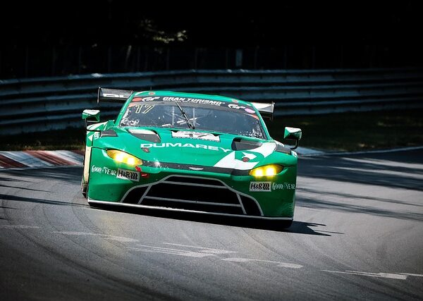 cars-640x480-734178.jpeg