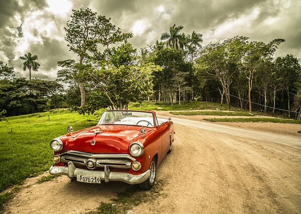 cars-640x480-33417478.jpeg