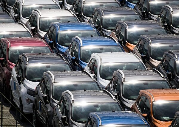 cars-640x480-41312270.jpeg