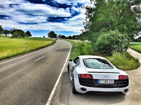 cars-640x480-67446617.jpeg