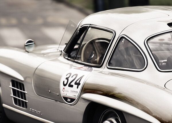cars-640x480-789193.jpeg