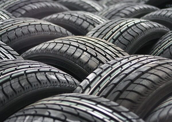 cars-640x480-86620825.jpeg