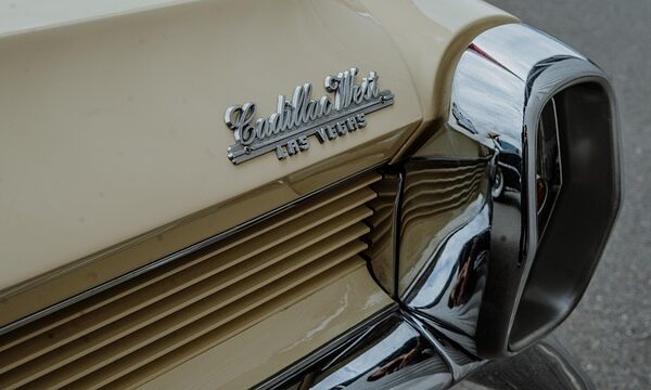select-buying-used-cars-640x480-52884178.jpeg