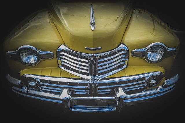select-classic-car-restoration-640x480-47460223.jpeg