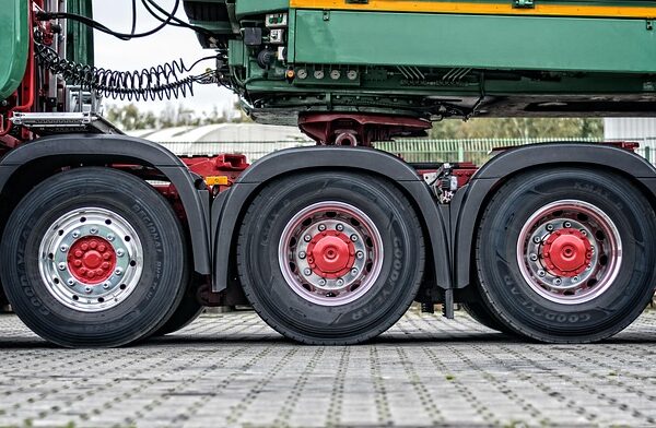 select-heavy-duty-trucks-640x480-28099091.jpeg