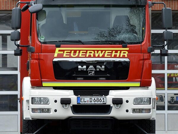 select-light-trucks-640x480-19049553.jpeg