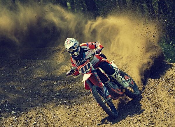 select-motorcycles-640x480-94571626.jpeg