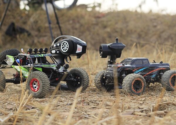 select-off-road-vehicles-640x480-86936788.jpeg