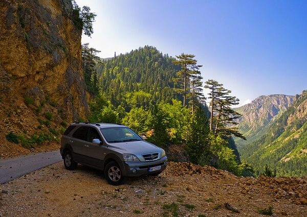 select-suvs-640x480-86024288.jpeg