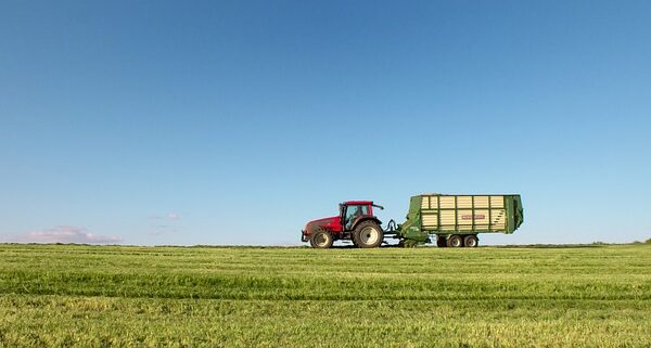 select-tractors-640x480-38270777.jpeg
