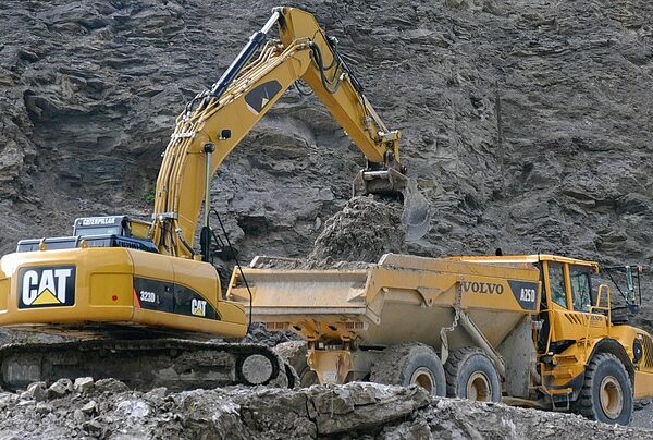 trucks-640x480-13352174.jpeg