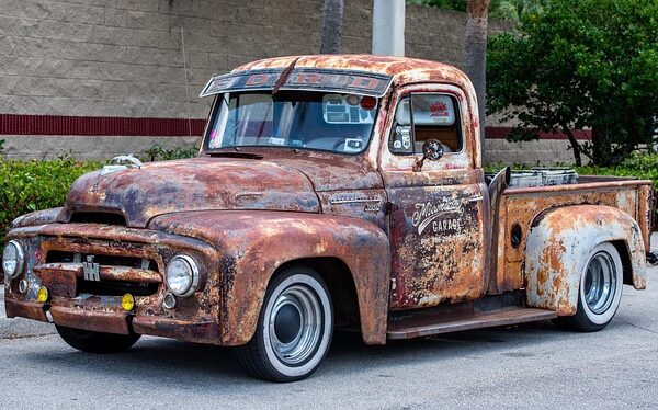 trucks-640x480-38198044.jpeg