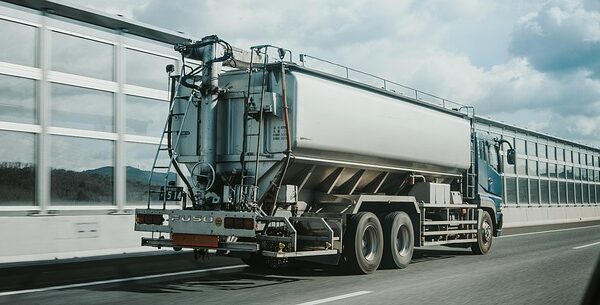 trucks-640x480-38271085.jpeg