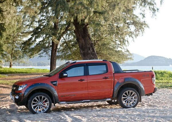 trucks-640x480-66477694.jpeg