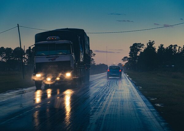 trucks-640x480-77313140.jpeg