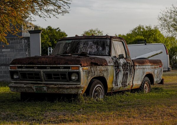 trucks-640x480-90193301.jpeg