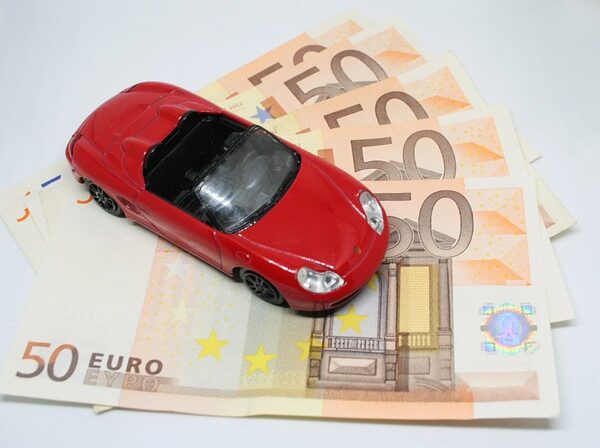cars-640x480-2358436.jpeg