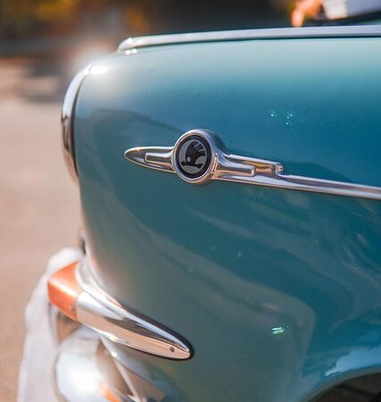 cars-640x480-66664994.jpeg