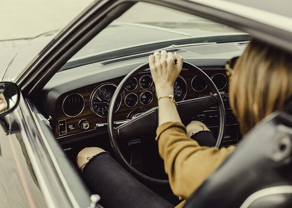 cars-640x480-70073192.jpeg
