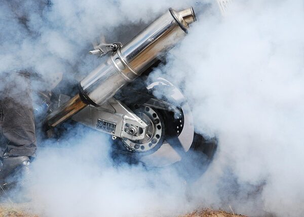 select-exhaust-systems-640x480-91301966.jpeg