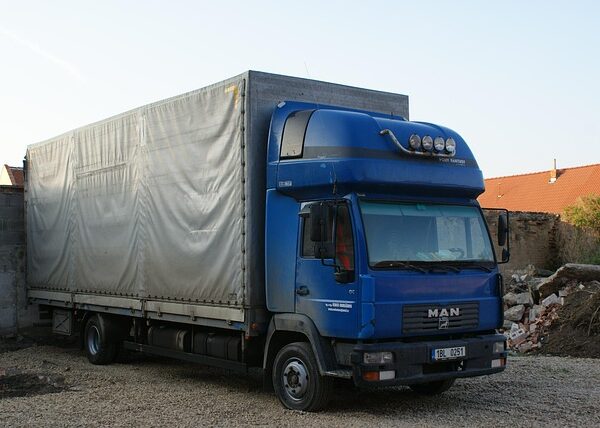 trucks-640x480-10420724.jpeg