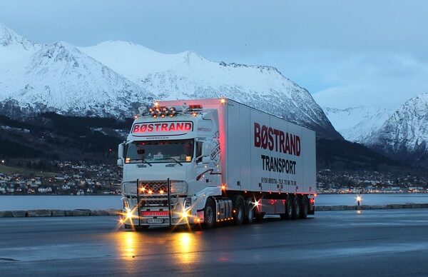 trucks-640x480-46399321.jpeg
