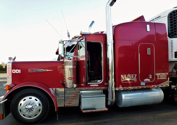 trucks-640x480-80265586.jpeg